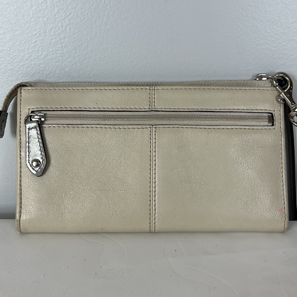 Coach Leather Wallet Wristlet in Off White & Silver - Picture 4 of 12